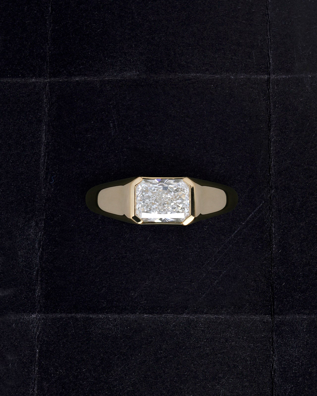 Lucca Ring Diamond Solid Gold