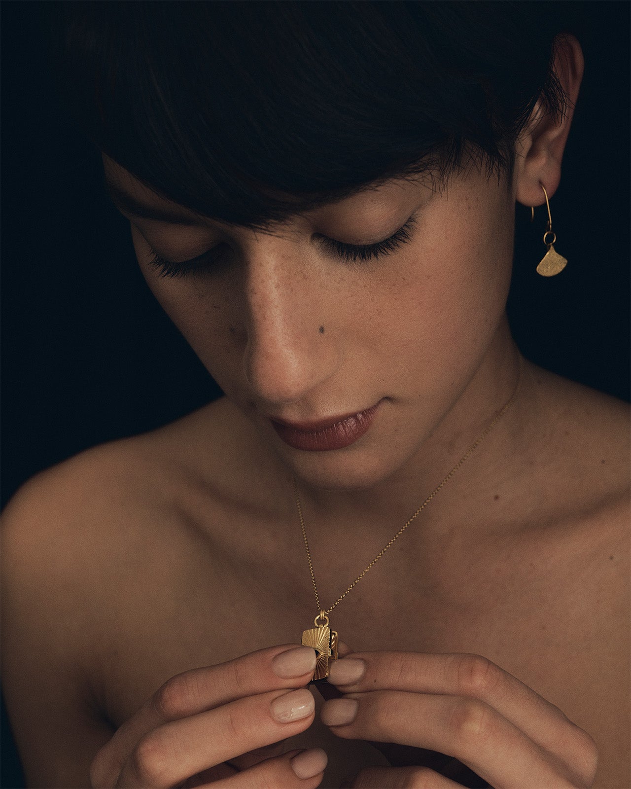 Meri Locket Necklace Gold Vermeil