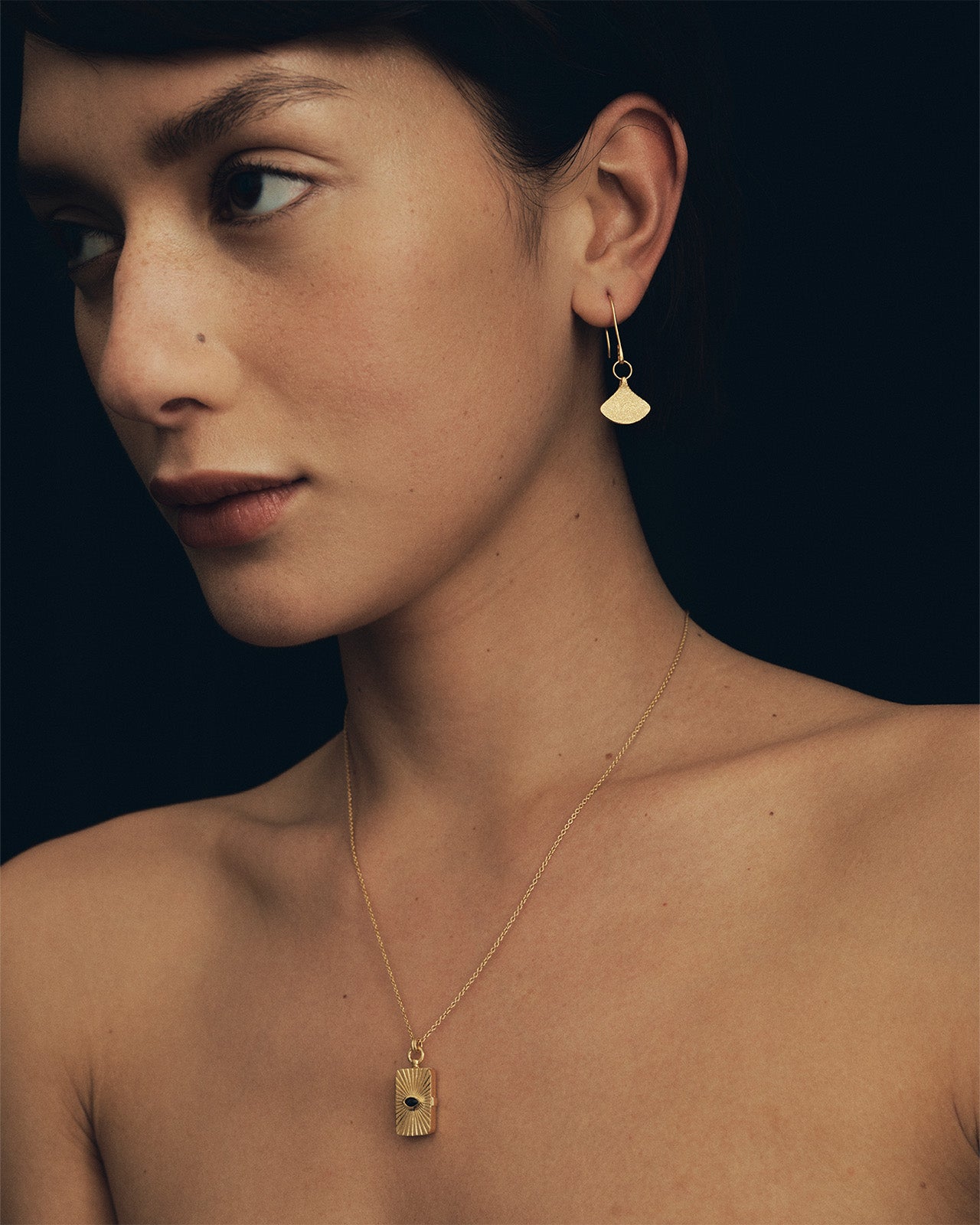 Meri Locket Necklace Gold Vermeil