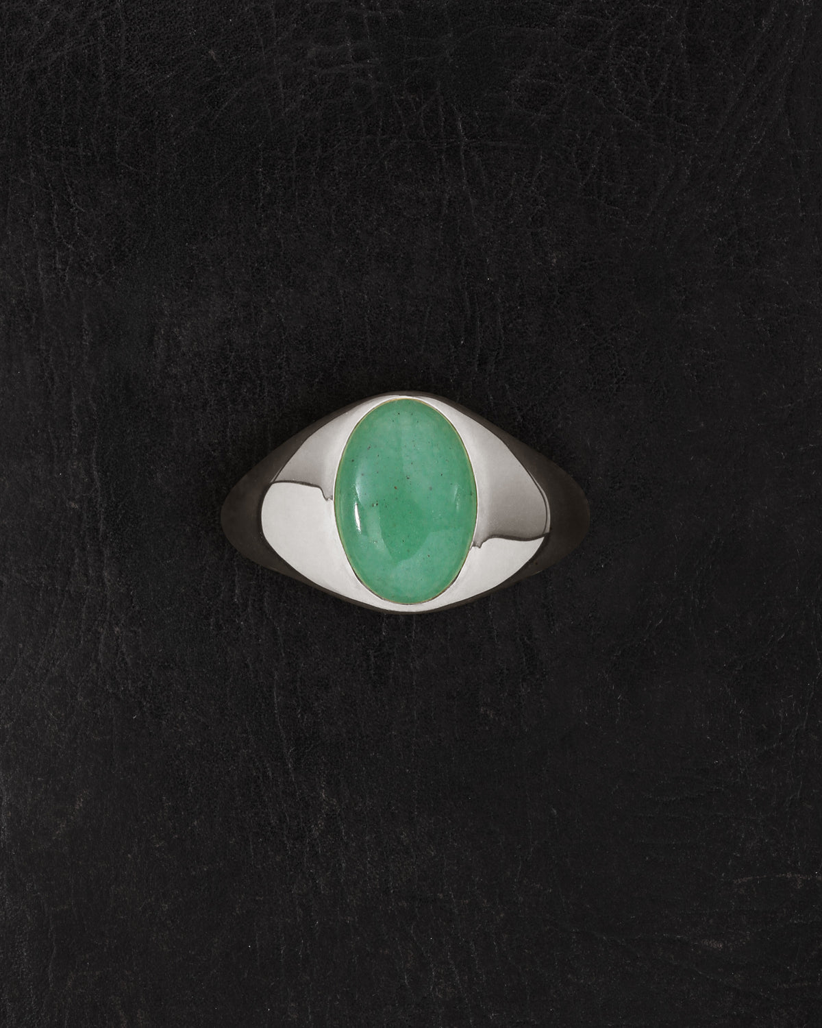 Ma Ring Silver on dark leather