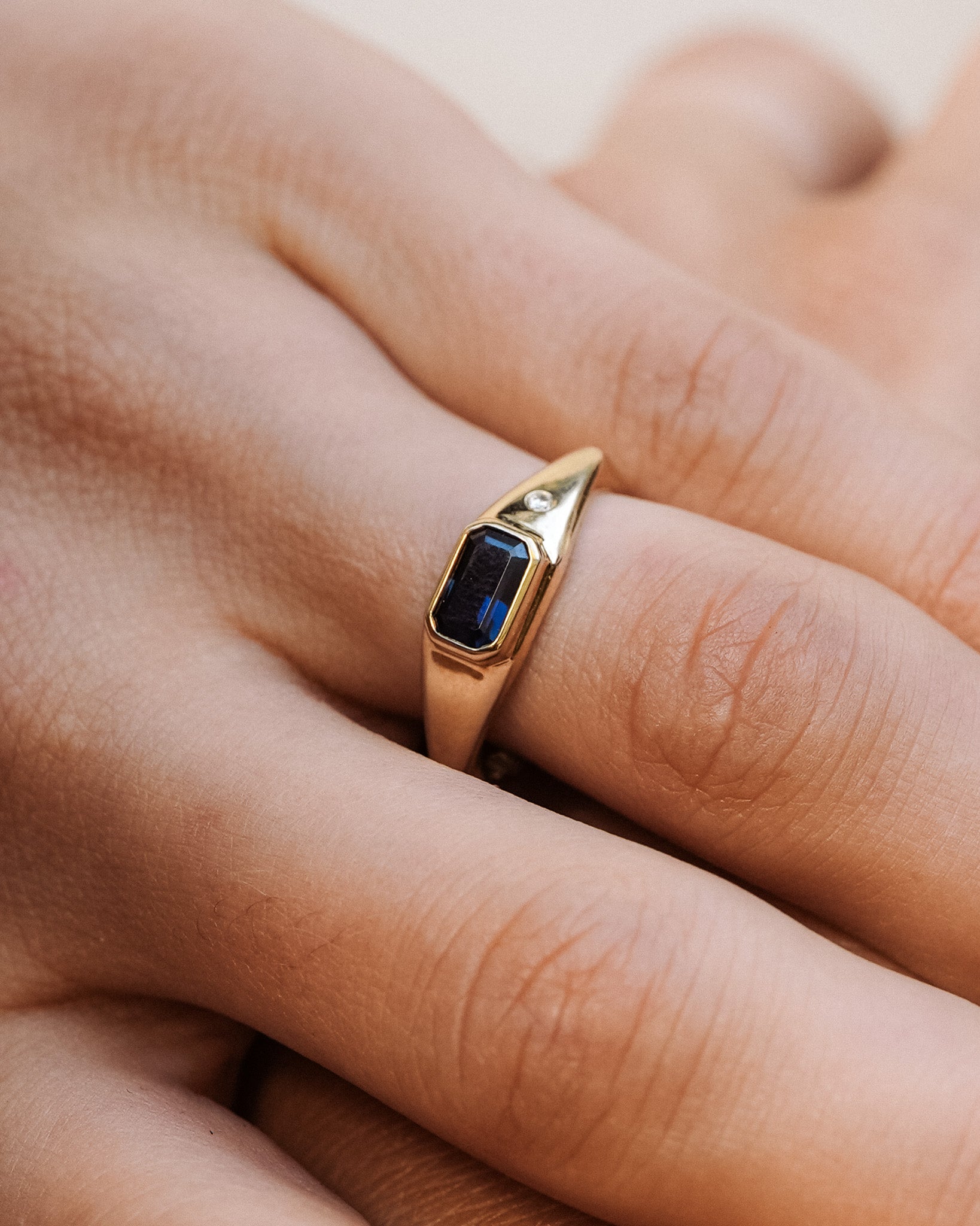 Min Ring Barion Blue Sapphire Solid Gold