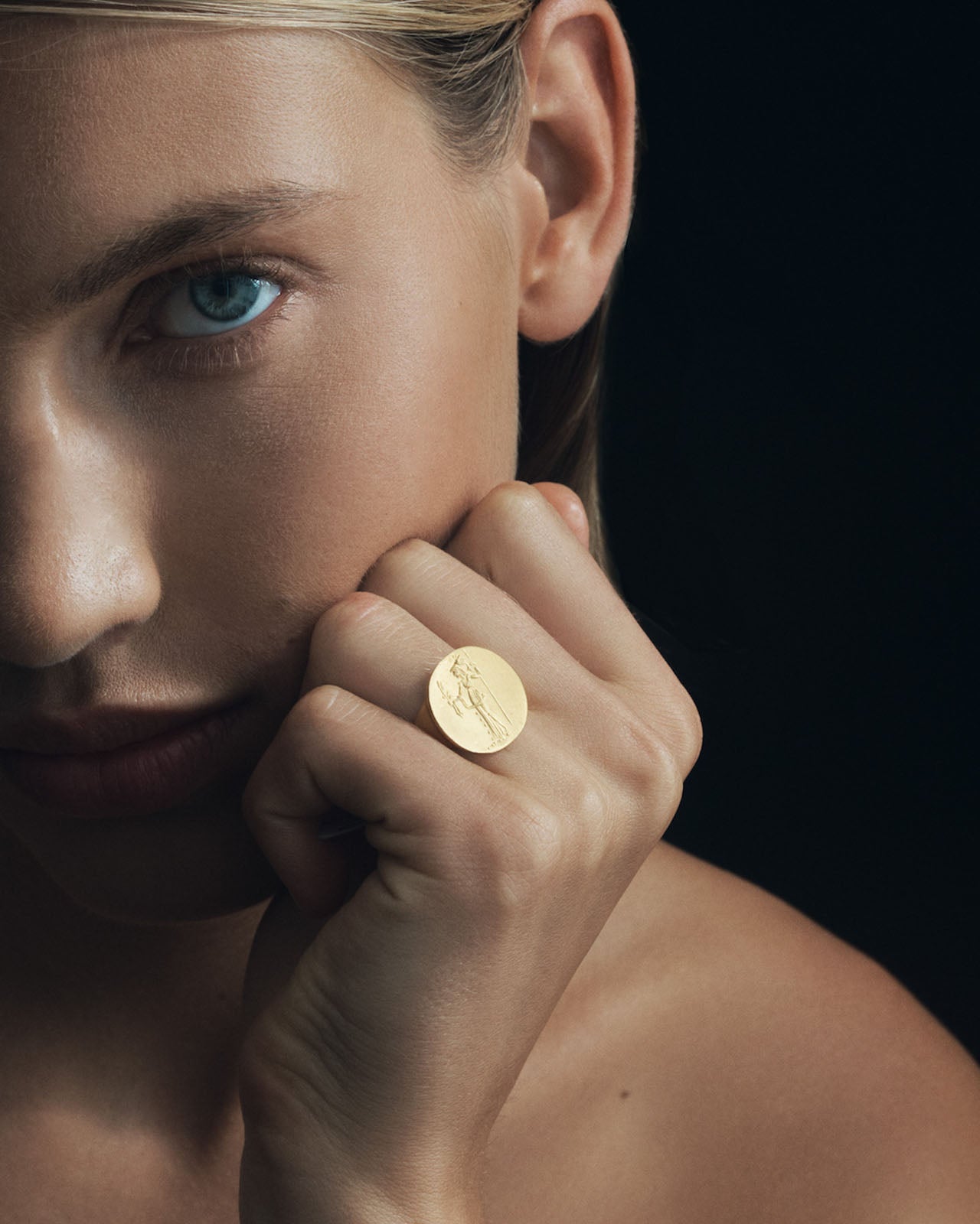 Heritage Ring Minerva Solid Gold