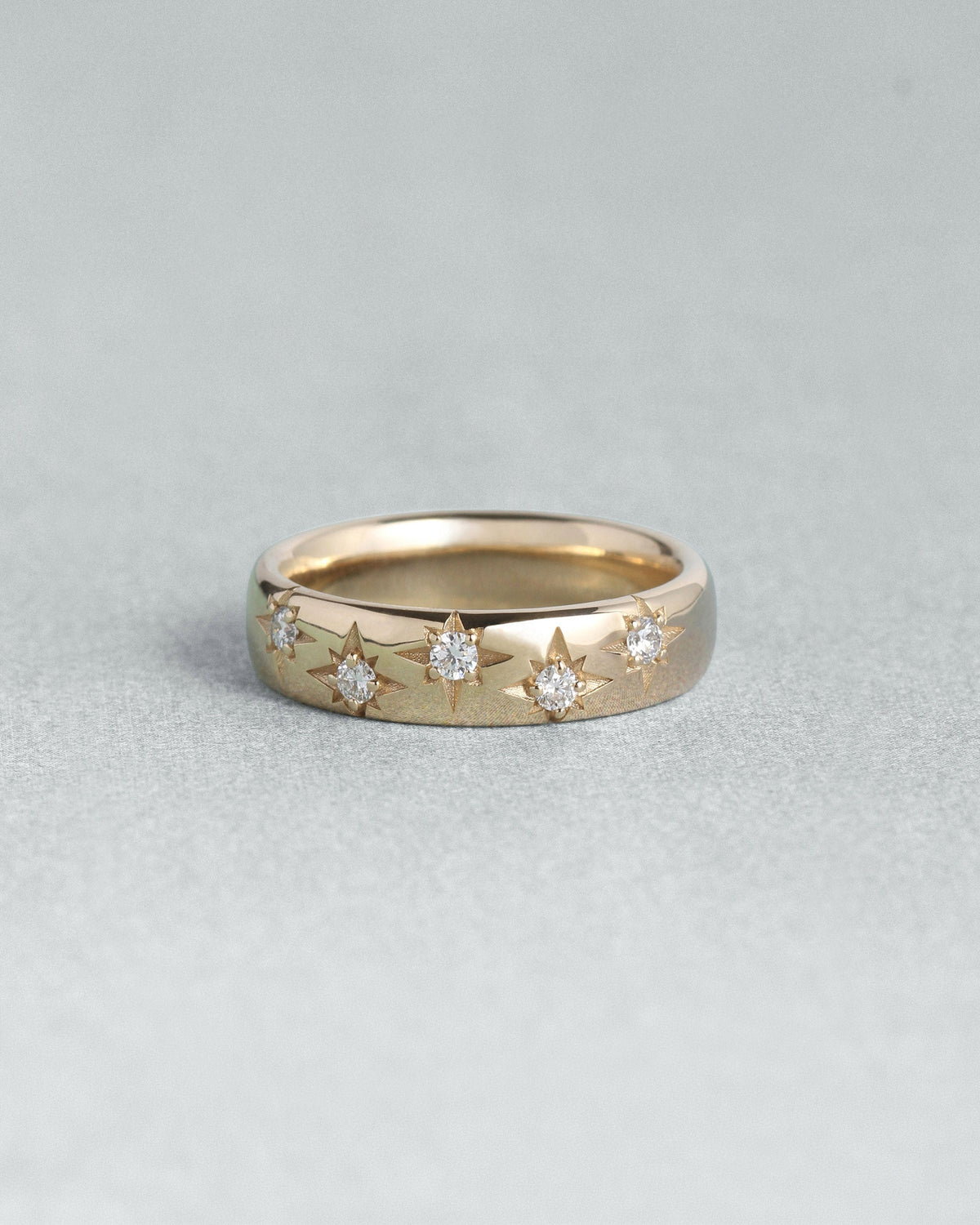 Ori Diamond Ring Solid Gold, flatlay