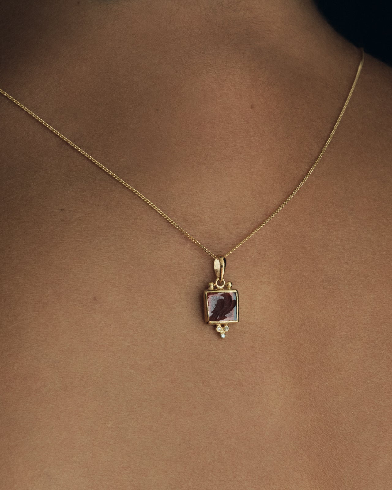 Pala Eagle Necklace Carnelian Solid Gold