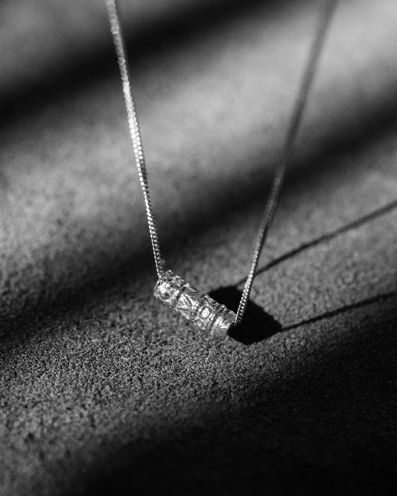 Relic Solitaire Bead Necklace Solid Gold