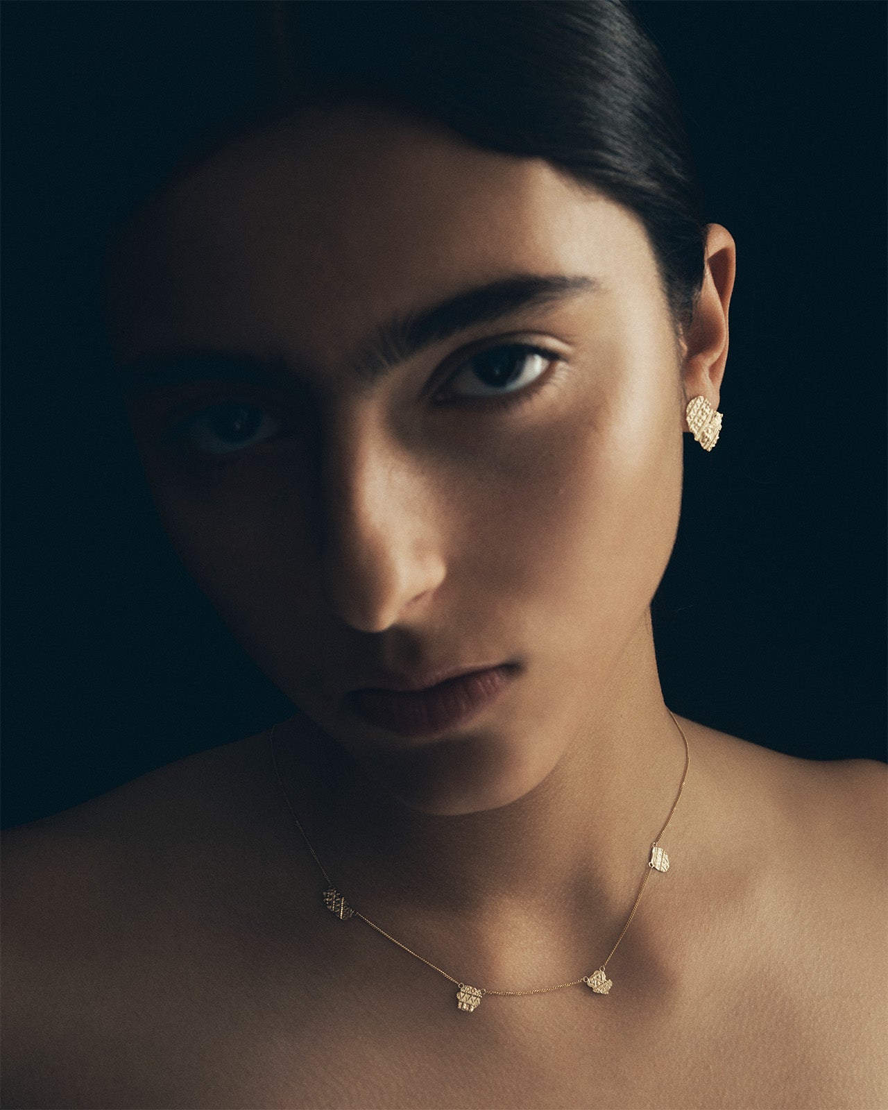 Relic IV Station Necklace Solid Gold