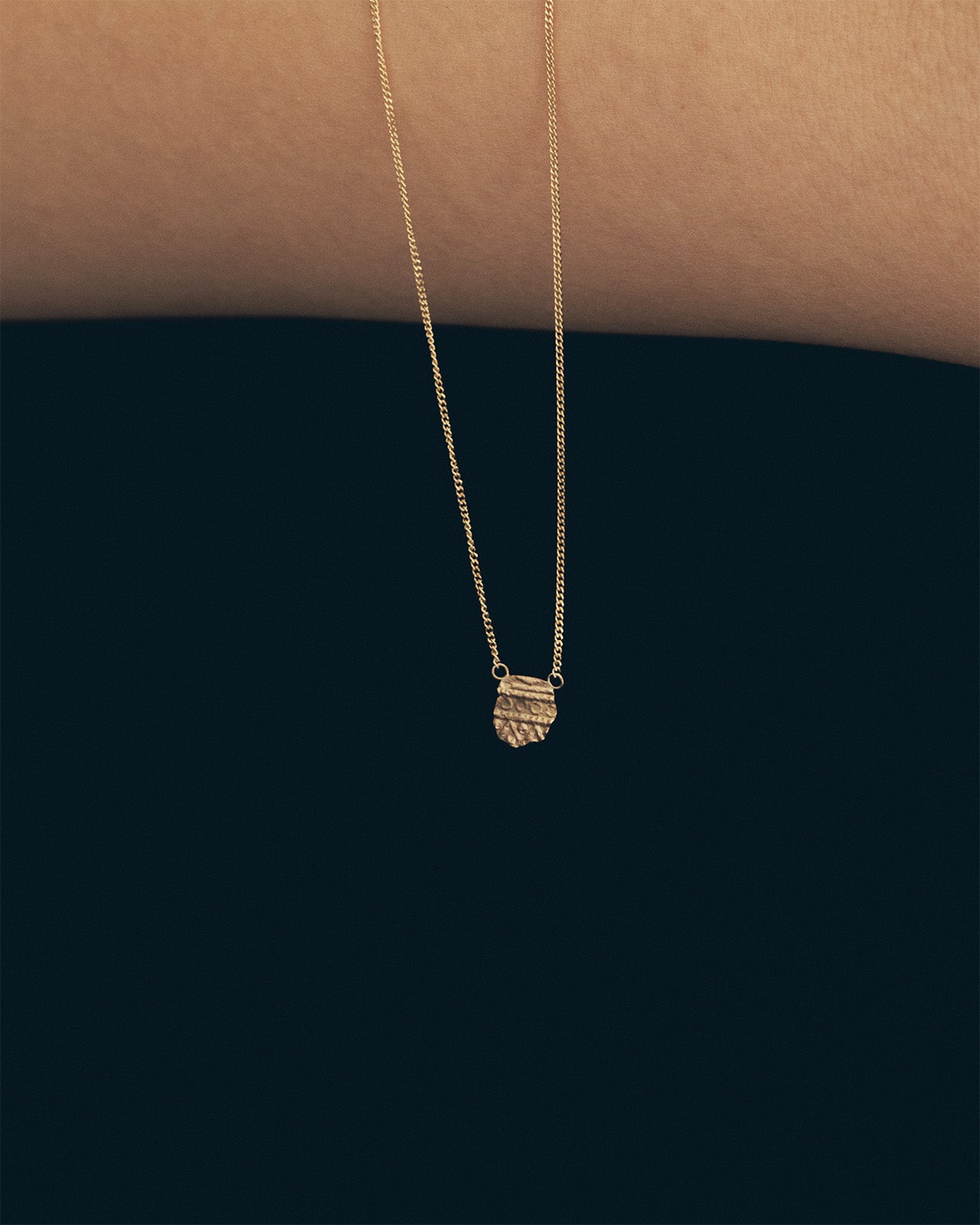 Relic MM Necklace Solid Gold