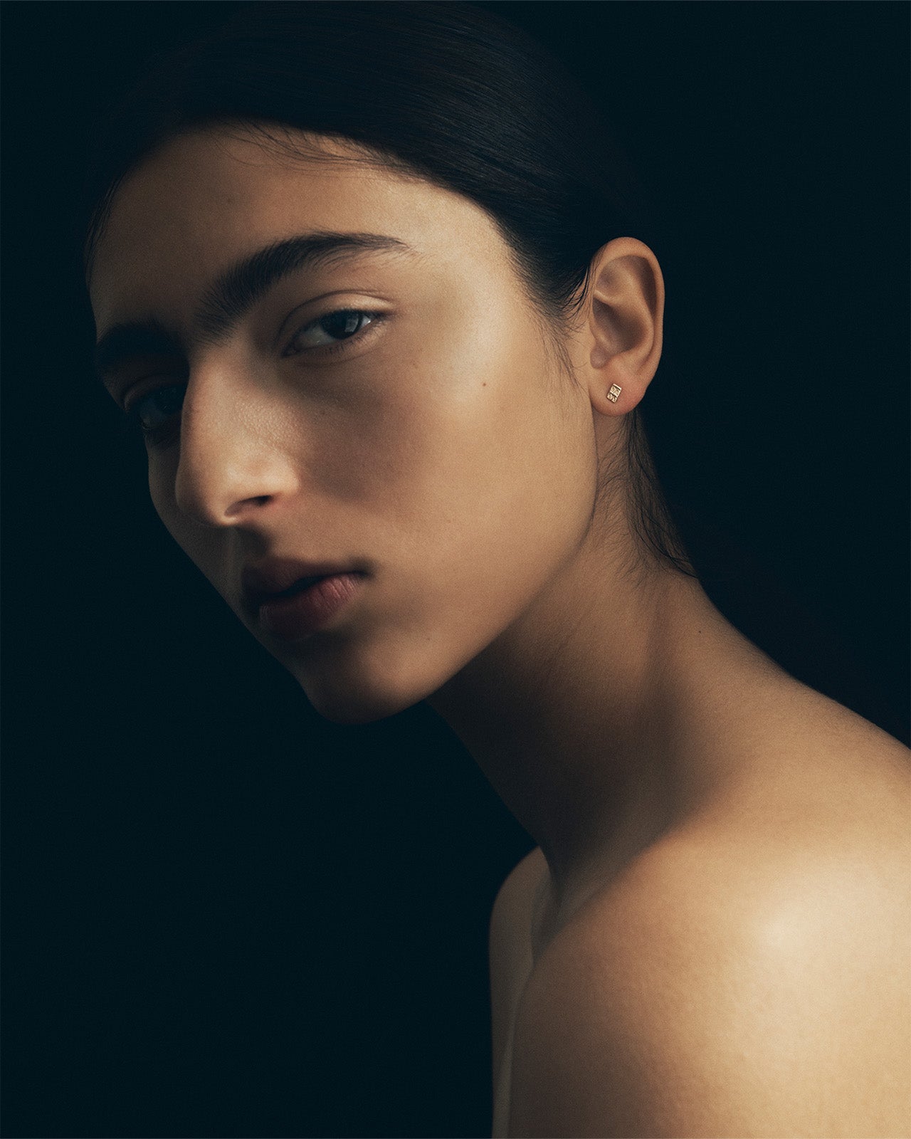 Relic MM Stud Earrings Solid Gold