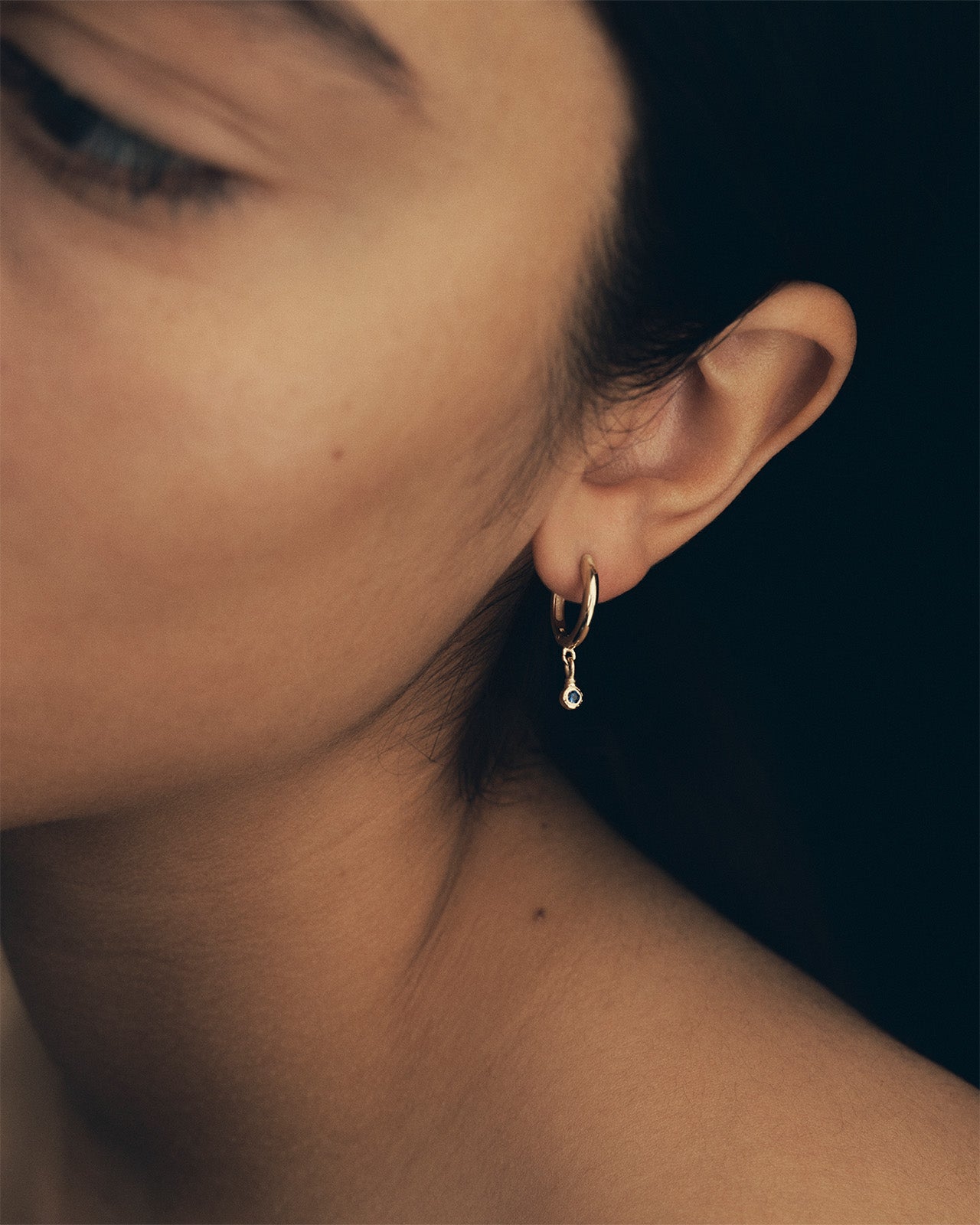 Relic Round Drop Earrings Sapphire Solid Gold