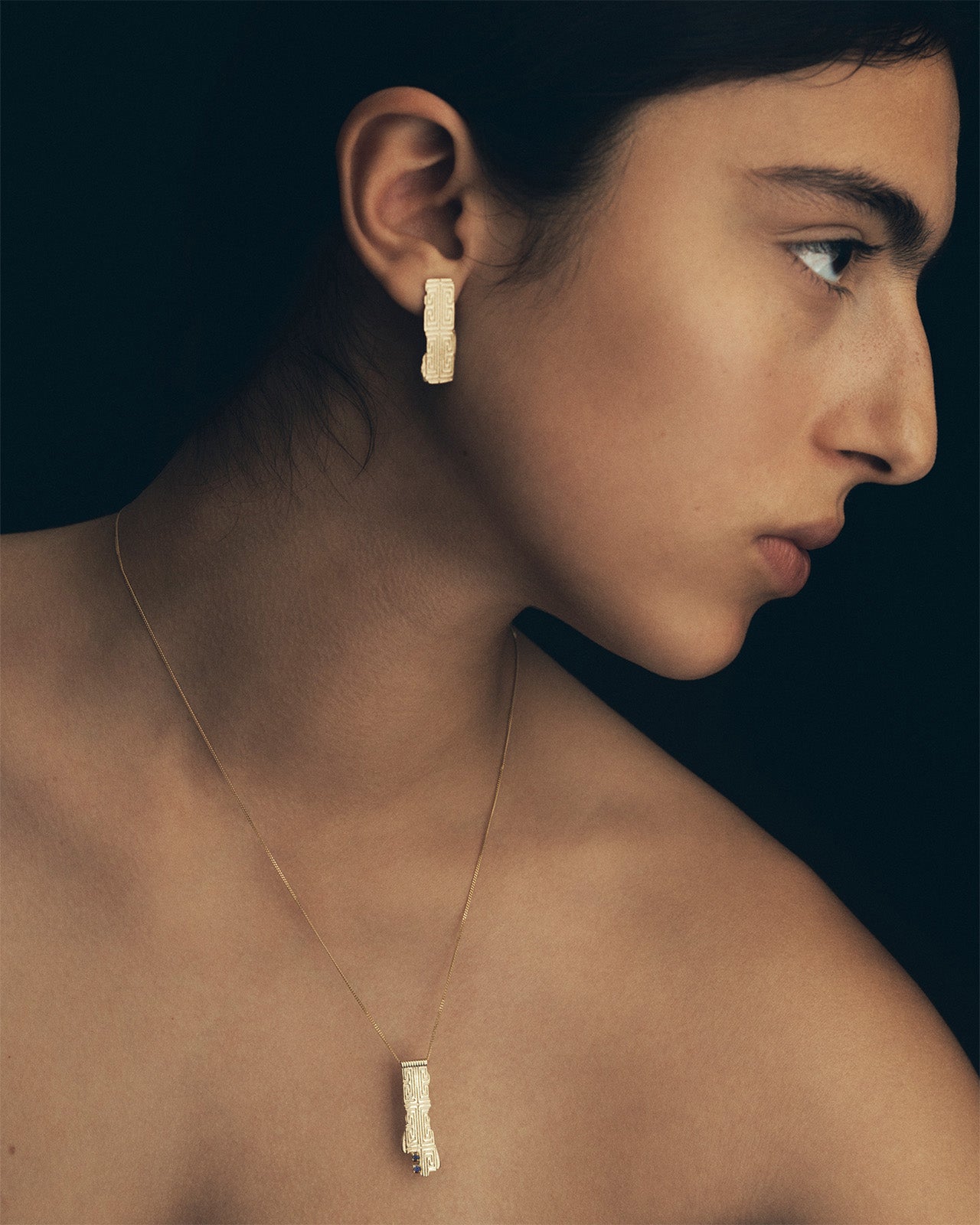 Relic X Necklace Sapphire Solid Gold