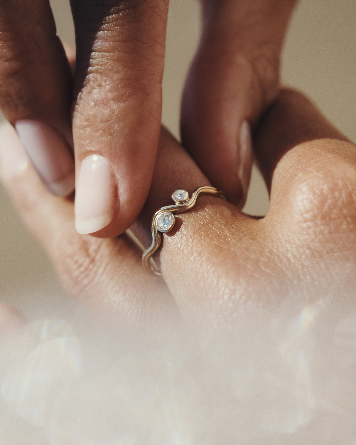 Reva II Diamond Ring Solid Gold, worn on the hand