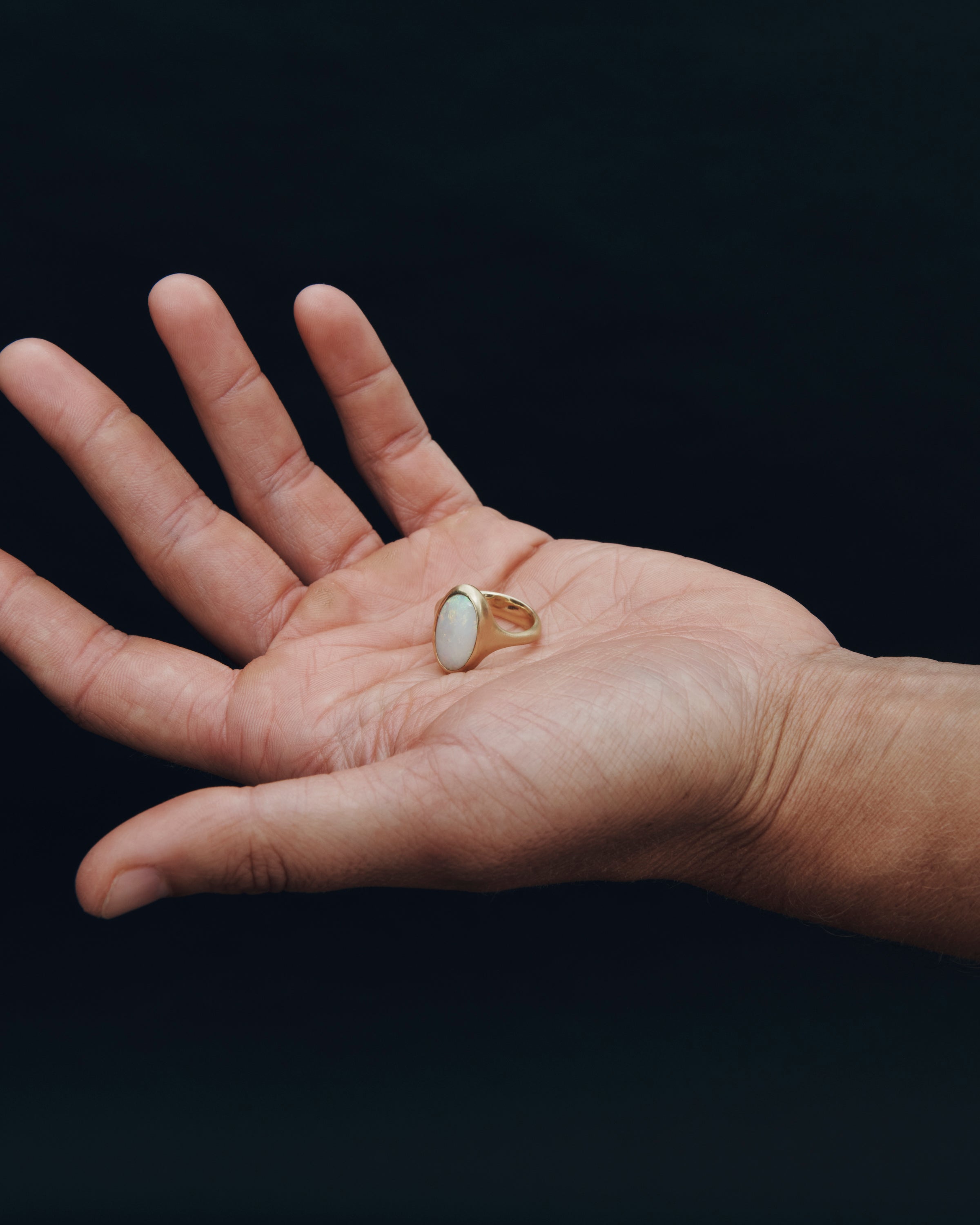 Iris Ring 3.63ct Opal Solid Gold