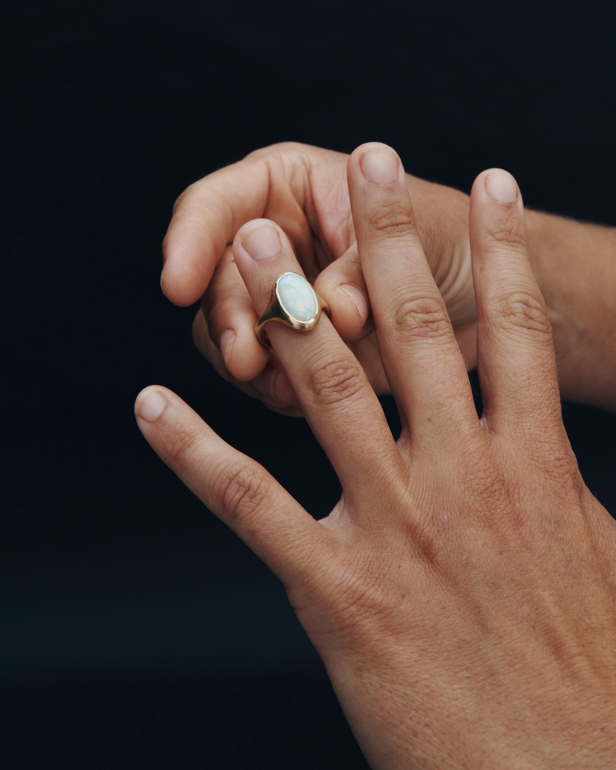 Iris Ring 3.63ct Opal Solid Gold