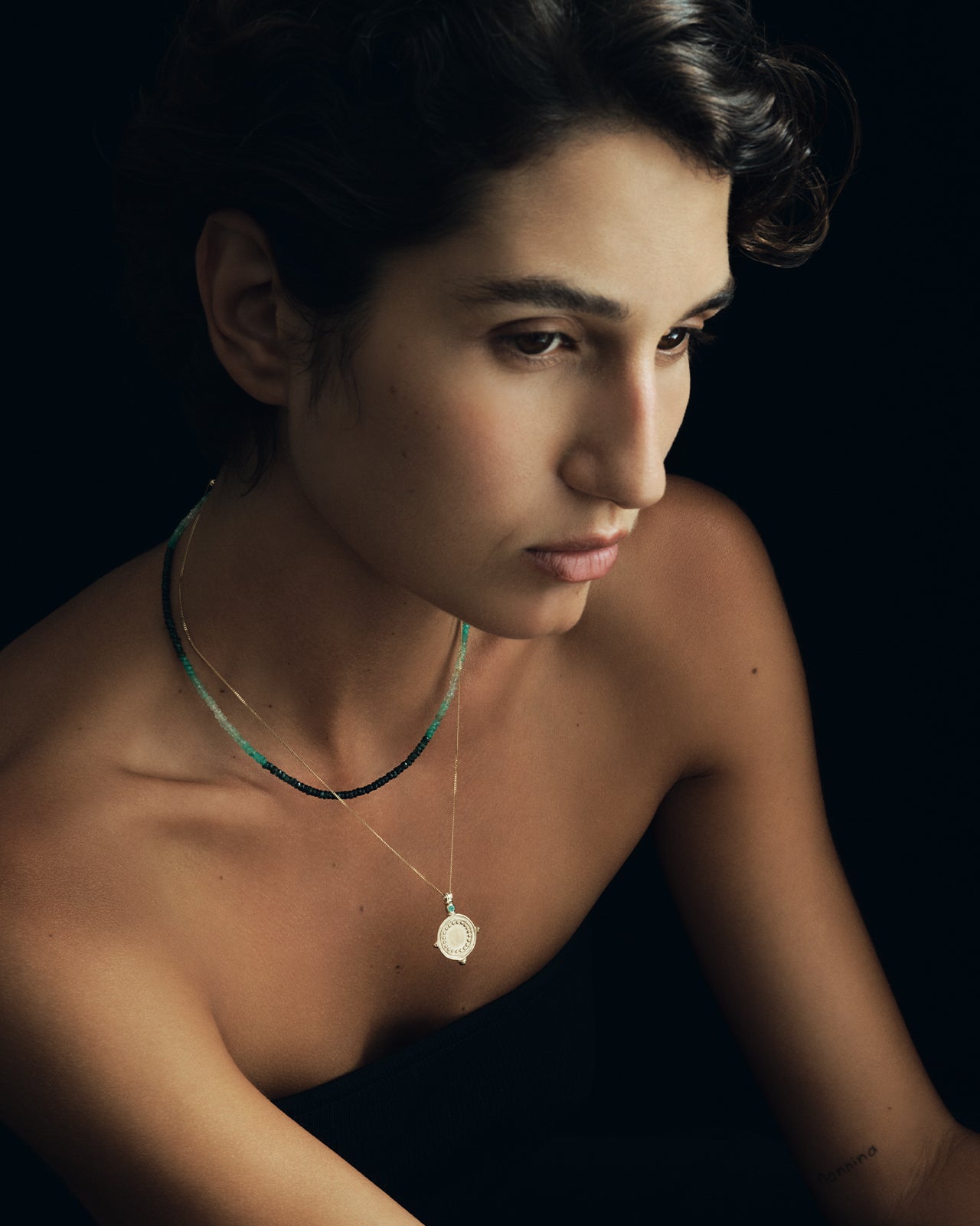 Sura Necklace Emerald Solid Gold