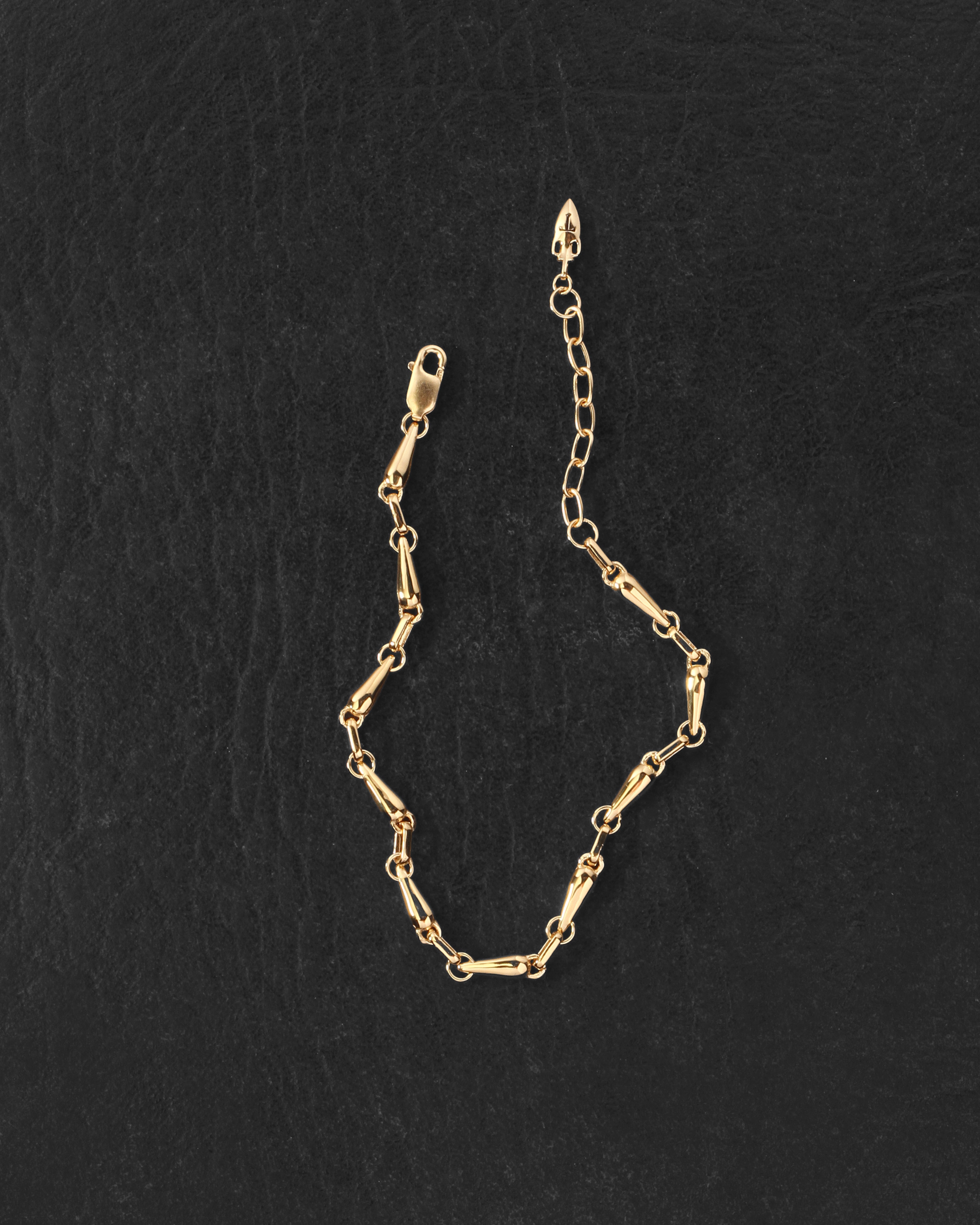 Stilla Bracelet Gold Vermeil on dark leather