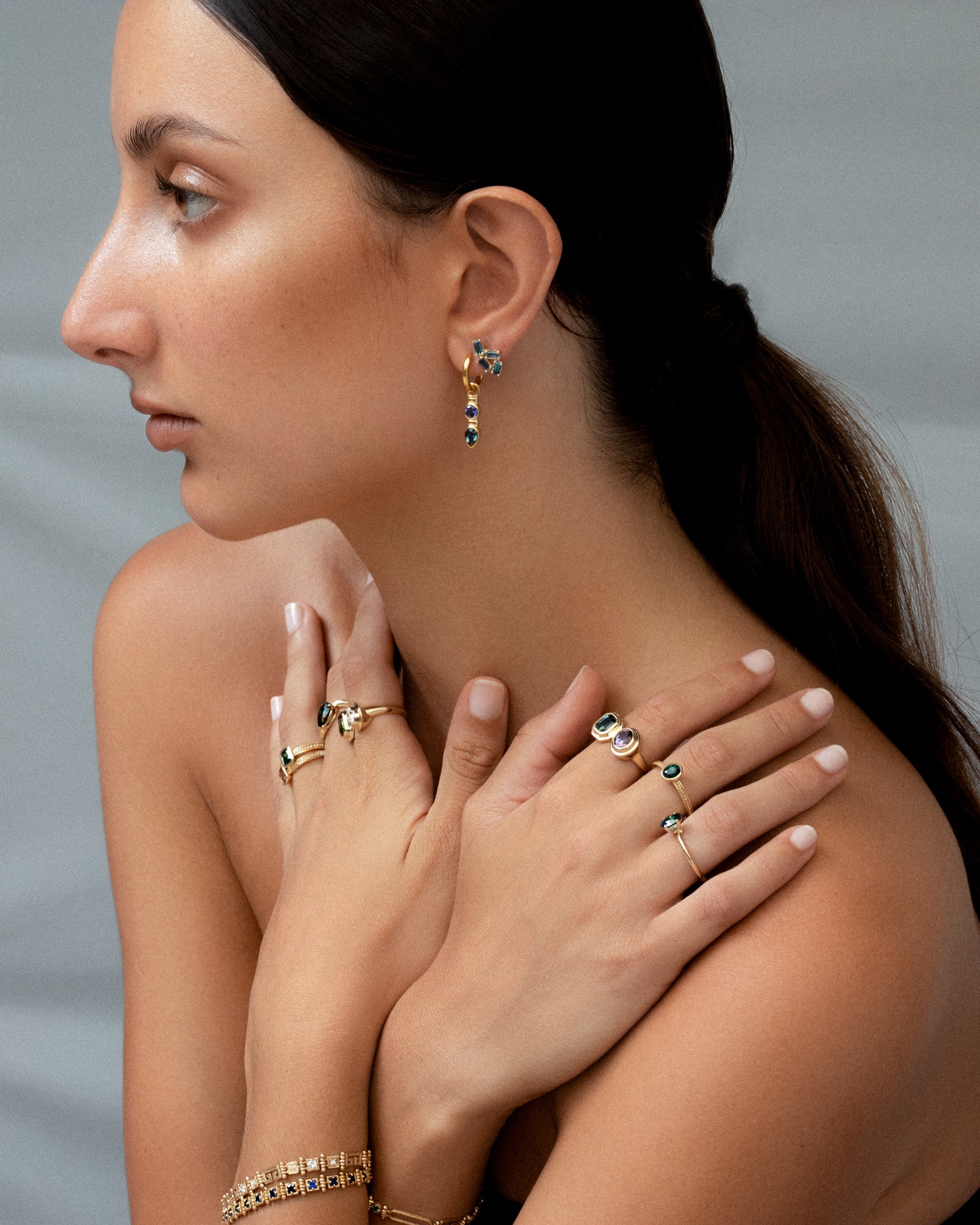 Nova Oval Ring Sapphire Spinel Solid Gold