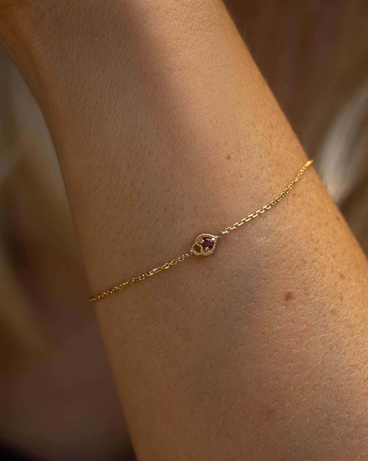 Eos Bracelet Ruby Solid Gold