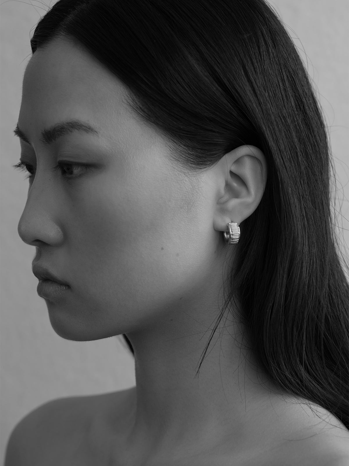 Arete Wide Huggies Silver