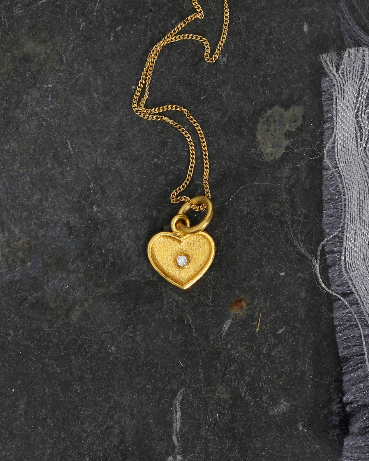 Tala Necklace Heart Solid Gold