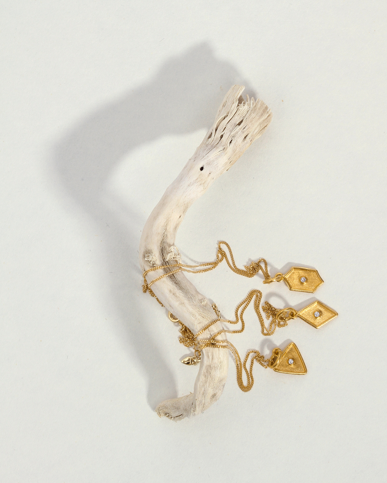 Tala Necklace Triangle Solid Gold