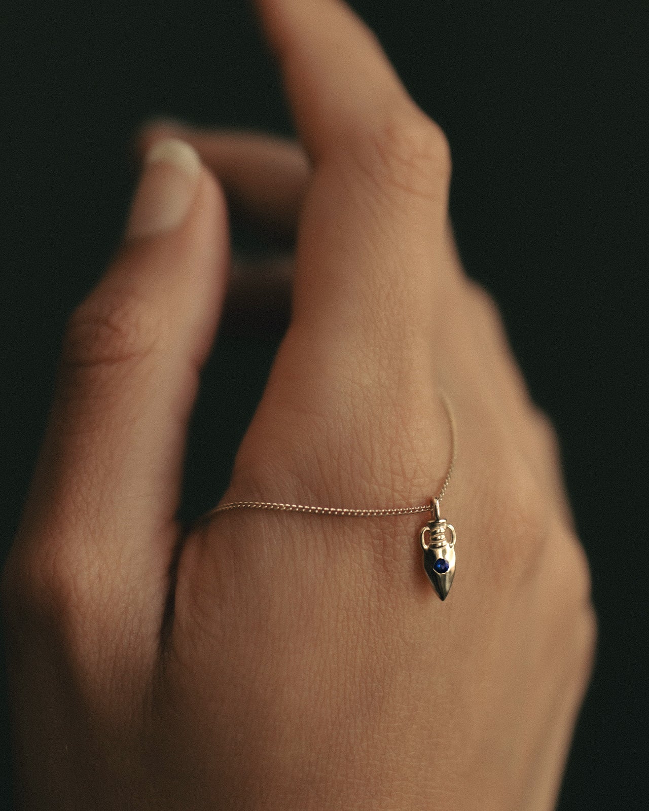 Urn Necklace Sapphire Solid Gold