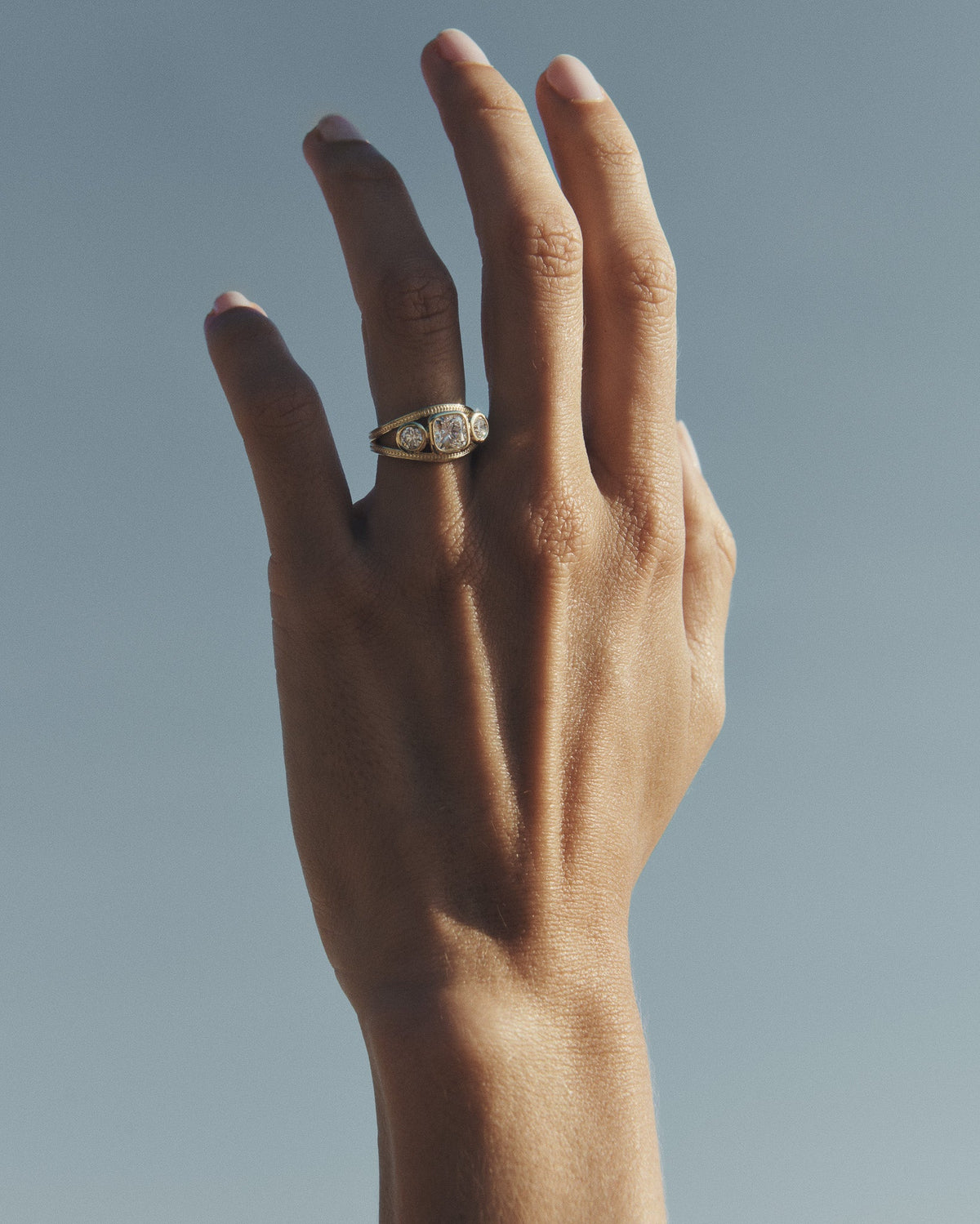 Vela Trilogy Diamond Ring Solid Gold, worn on the hand