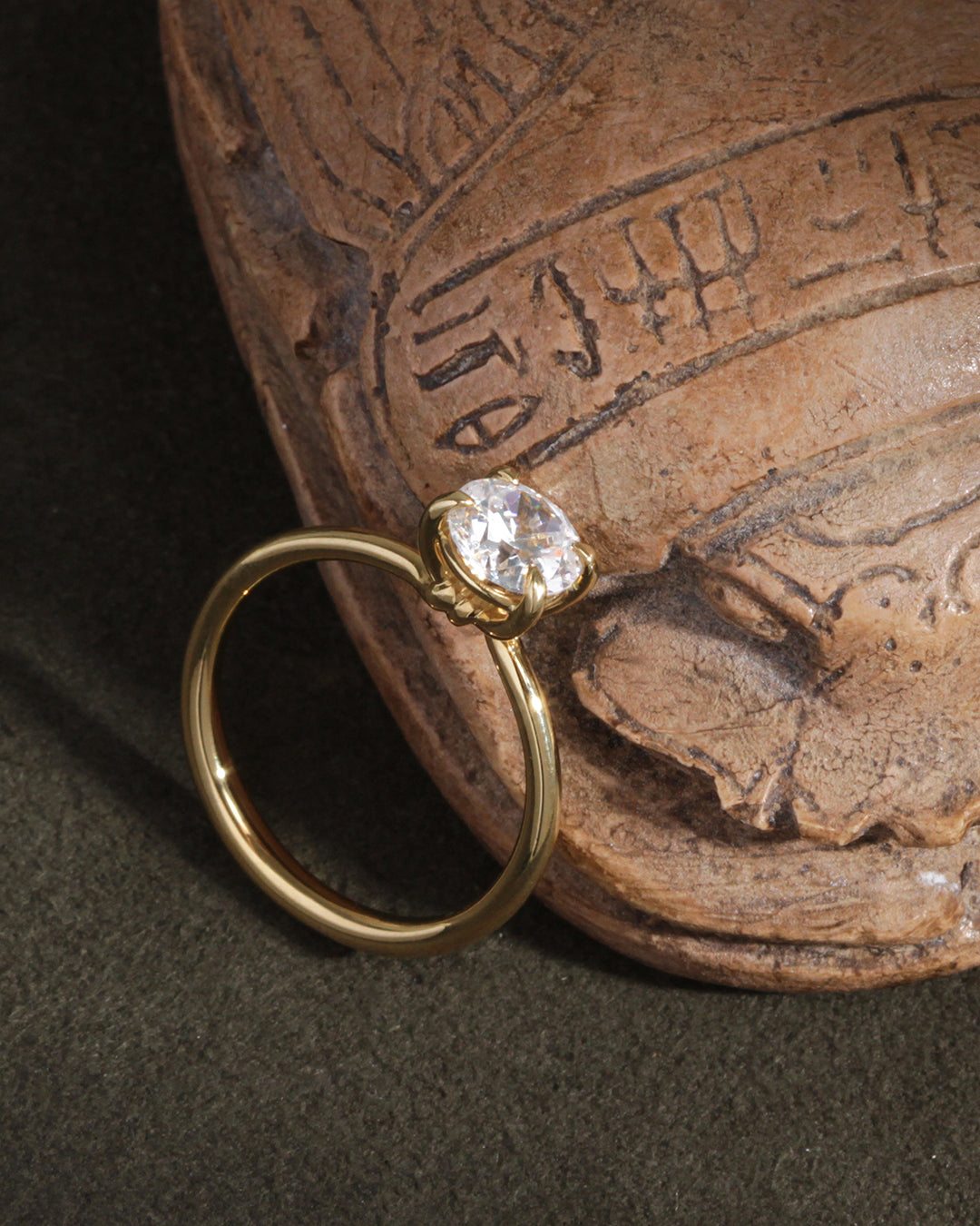 Adama Round Ring Solitaire 1ct Diamond Solid Gold