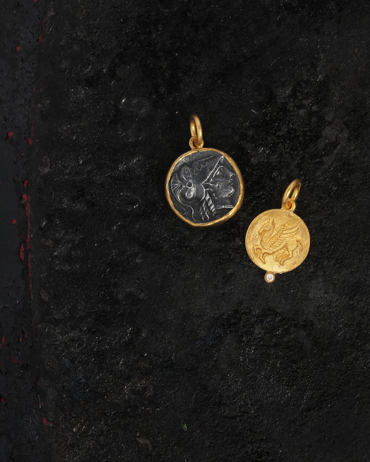 Alexander Pendant Solid Gold