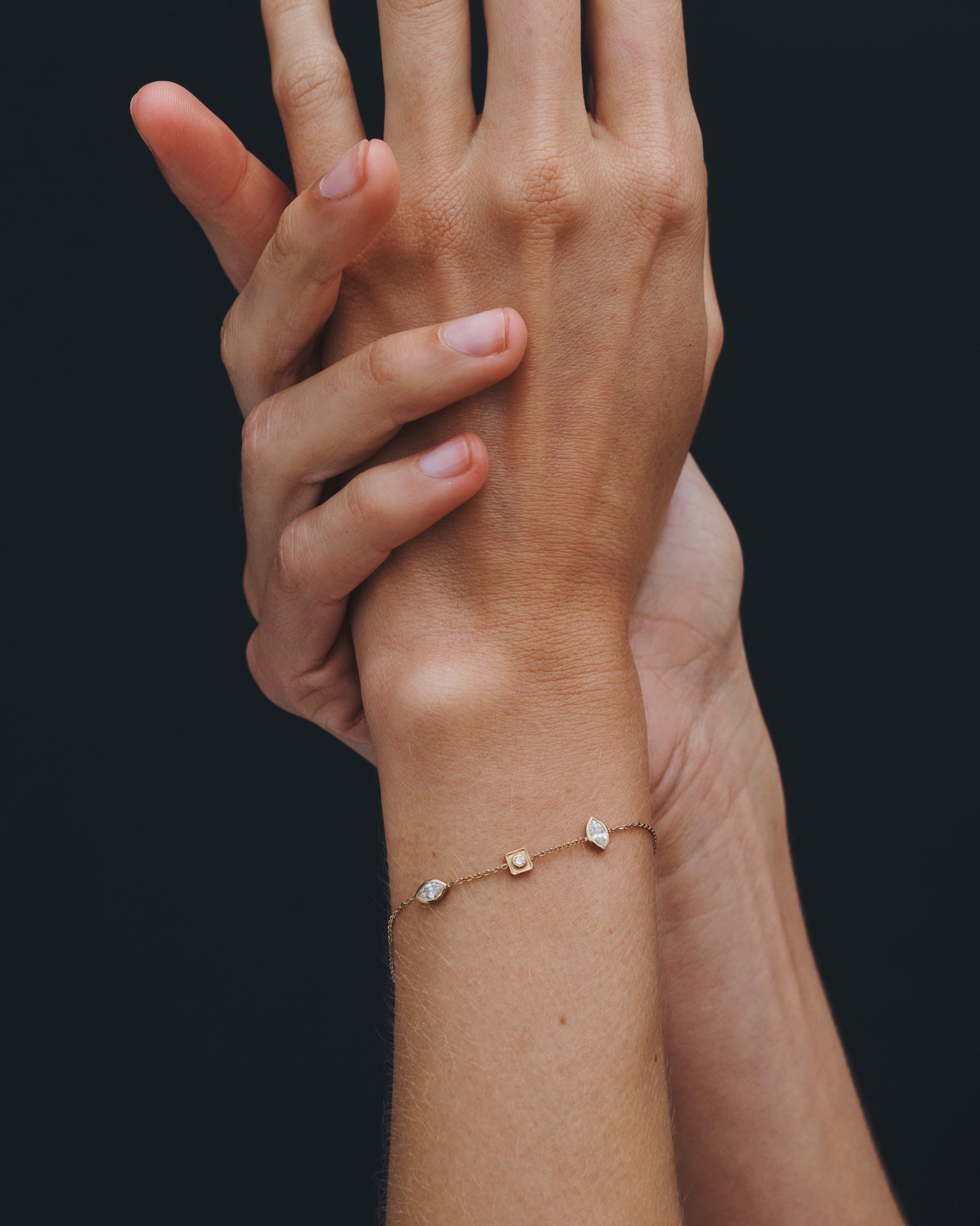 Temple of the Sun Mer Station Bracelet Diamond Solid Gold