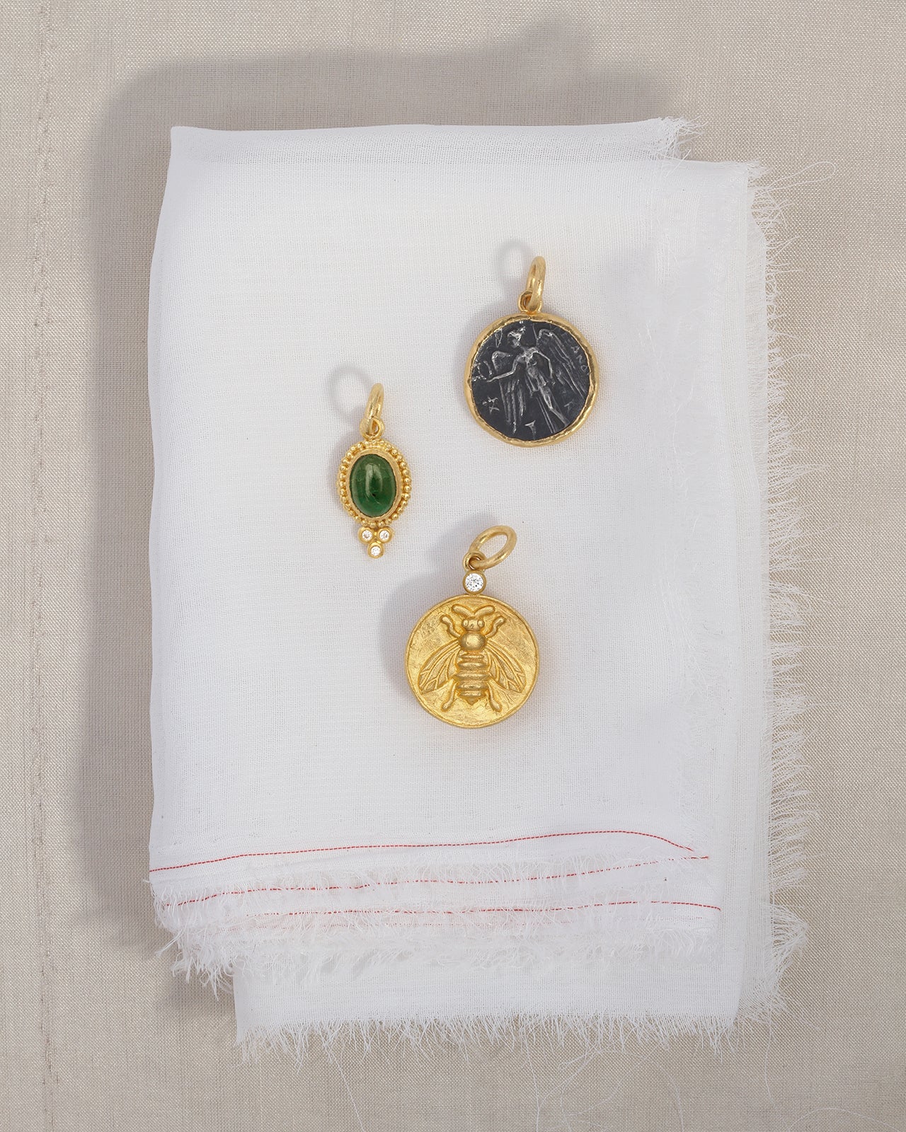 Tamar Pendant Emerald Diamond Solid Gold